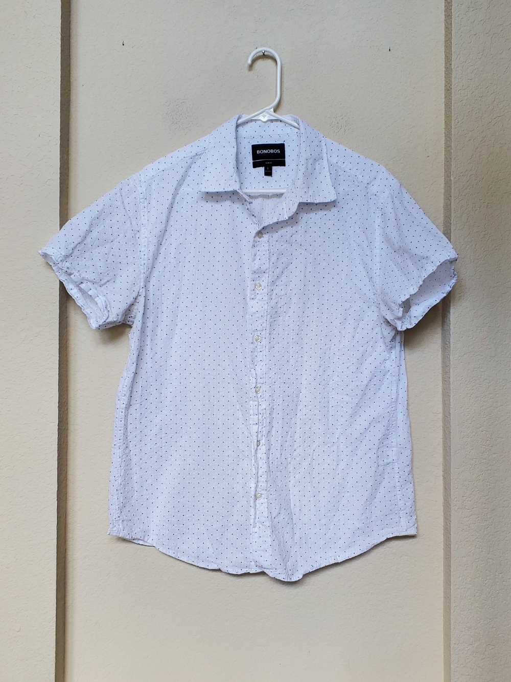 Bonobos Slim Fit Short-Sleeve Button-Down with Micro Dot Print.  Size Large